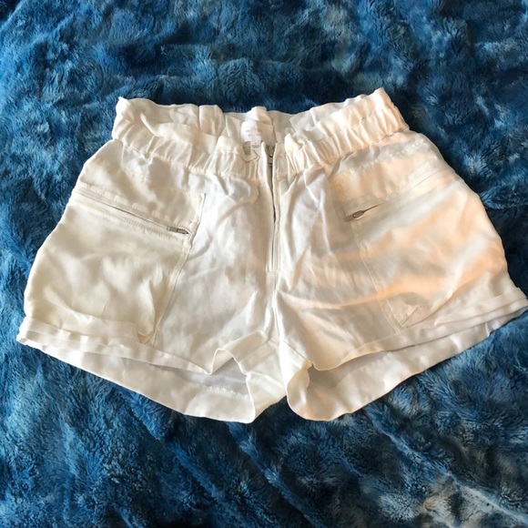 Wilfred Pants - Wilfred White Linen Shorts